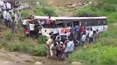 Jagtial Bus Accident: தெலங்கானாவில் பேருந்து கவிழ்ந்து விபத்து: 30க்கும் மேற்பட்டோர் பலி!
