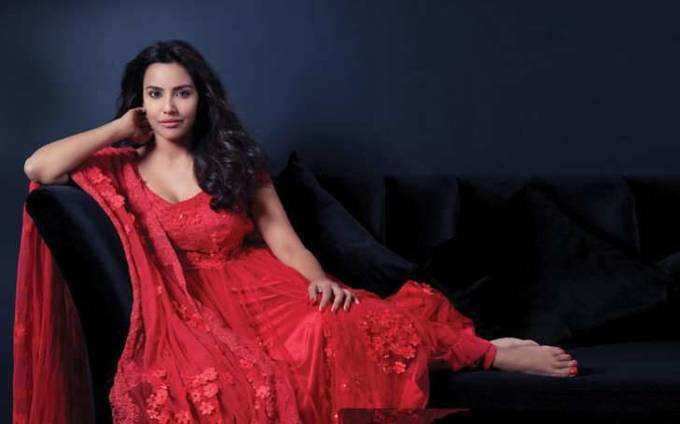 Priya anand