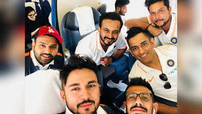 Asia Cup 2018: ऐक्शन में टीम इंडिया, फ्लाइट में ऐसे रहे खिलाड़ियों के अंदाज