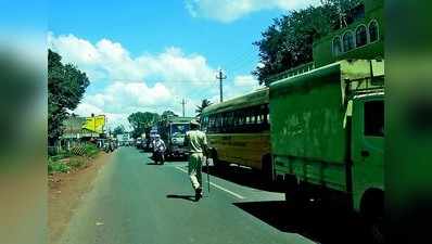 ಗಣ್ಯರಿಗಾಗಿ ಸಂಚಾರ ಬಂದ್‌; ಜನರಿಗೆ ತೀವ್ರ ತೊಂದರೆ