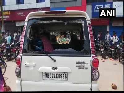 पश्चिम बंगाल में बीजेपी प्रदेश अध्यक्ष दिलीप घोष की कार पर हमला