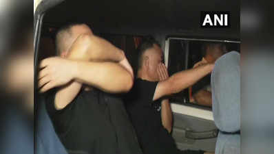 मेरठ: शराब पीकर और बिना कपड़ों के गाड़ी चला रहे दो चीनी नागरिक गिरफ्तार