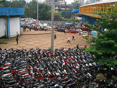 रेल्वे पार्किंग शुल्काचा वाद