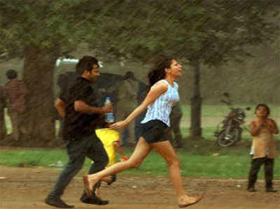 दिल्ली के इन इलाकों में क्यों रहा बारिश में इतना अंतर?