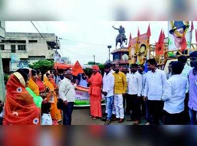 ರಾಷ್ಟ್ರಪ್ರೇಮ ಮೈಗೂಡಿಸಿಕೊಳ್ಳಲು ಪಟ್ಟದ್ದೇವರು ಸಲಹೆ