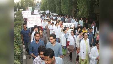 वाराणसी: हड़ताल के बीच बीएचयू हॉस्पिटल में तैनात किए गए बाउंसर्स
