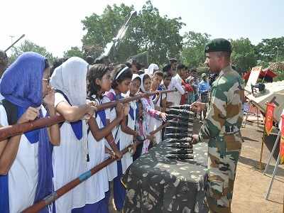 धुळेकरांनी अनुभवले ‘युद्ध’