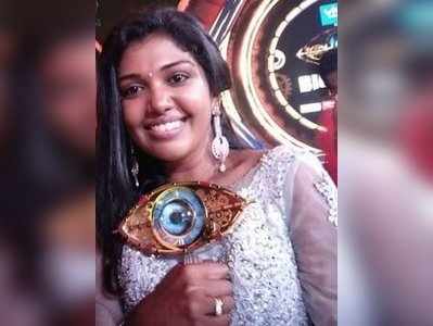 Tamil Bigg Boss Finale Winner: பிக்பாஸ் சீசன் 2 வின்னர் ரித்விகா!!