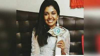 <b><i>Bigg Boss 2 Winner, Rythvika</i></b>: பிக்பாஸ் நிகழ்ச்சியில் வின்னர் பட்டத்தை வென்றார் ரித்விகா!!