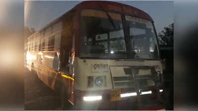 डग्गामार रोडवेज बस को धक्का लगा रहे यात्रियों को ट्रक ने कुचला, 6 की मौत