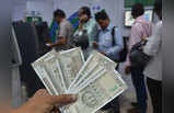 SBI ने घटाई ATM निकासी की सीमा, जानें बाकी बैंकों की लिमिट