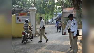 वाहतूक पोलिसांवर हेल्मेट सक्तीचा फास