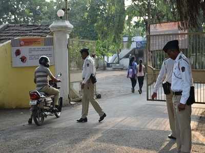 वाहतूक पोलिसांवर हेल्मेट सक्तीचा फास