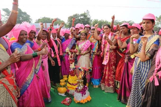 కంచుకోటలో కేసీఆర్ శంఖారావం