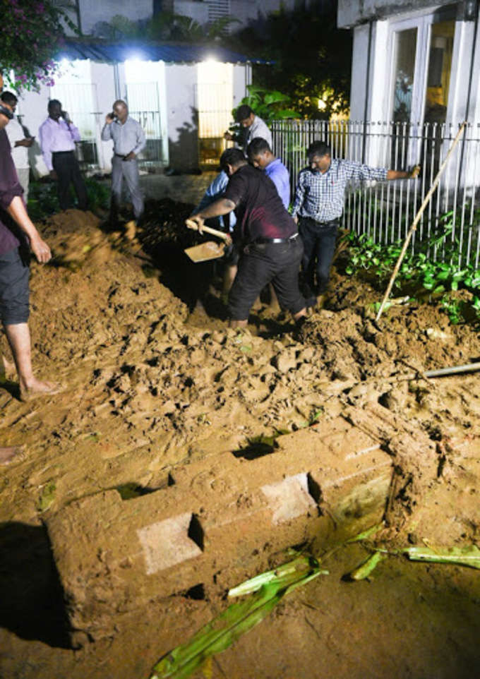 பொன்.மாணிக்கவேல் தலைமையில் சென்னை போயஸ்கார்டனில் சிலை தடுப்புப் பிரிவினர் சோதனை!!