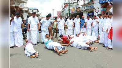 ശബരിമല സ്ത്രീ പ്രവേശം; യൂത്ത് ഫ്രണ്ട് (എം) ശയന പ്രദക്ഷിണം നടത്തി