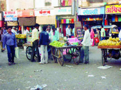 रस्त्यावरील खाद्यपदार्थ विक्रेत्यांवर कारवाई