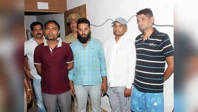 चोरी करने कैब लेकर मेरठ से गाजियाबाद आते थे बदमाश, तीन गिरफ्तार