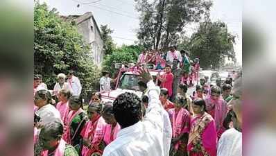 మా ఊరు ఇప్పుడు గుర్తొచ్చిందా.. గోబ్యాక్? మాజీ ఎమ్మెల్యేని అడ్డుకున్న జనం