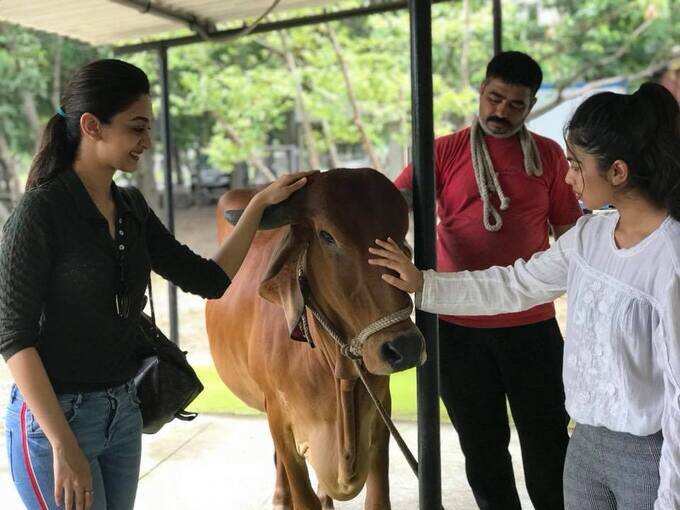 ஆக்ஷன் கிங் அர்ஜுனுக்கு மகள்கள் கொடுத்த பர்த் டே கிப்ட்