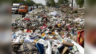 खत्म हुई सफाई कर्मचारियों की हड़ताल, पूर्वी दिल्ली की गलियों में लगने लगा झाड़ू