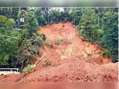 നേ​ര്യ​മം​ഗ​ല​ത്ത് ഉ​രു​ള്‍​പൊ​ട്ട​ല്‍; വീ​ടു​ക​ള്‍ ത​ക​ര്‍​ന്നു