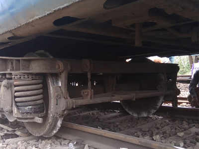 यूपी: दो दिन में दूसरा रेल हादसा, गोरखपुर के पास डिरेल हुई बाघ एक्सप्रेस