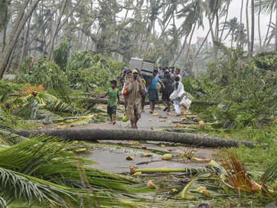 titli cyclonic: तितलीचा कहर; आंध्रात ८ ठार, ओडिशात अतिवृष्टी