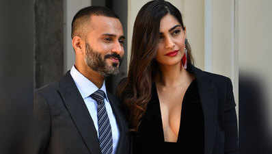 Sonam Kapoor Photos: देखिए सोनम कपूर की हॉट और सेक्सी फोटोज