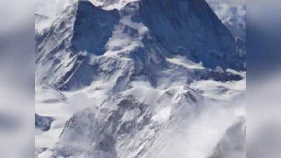 नेपाल में आठ पर्वतारोहियों की बर्फीले तूफान के कारण मौत : अधिकारी