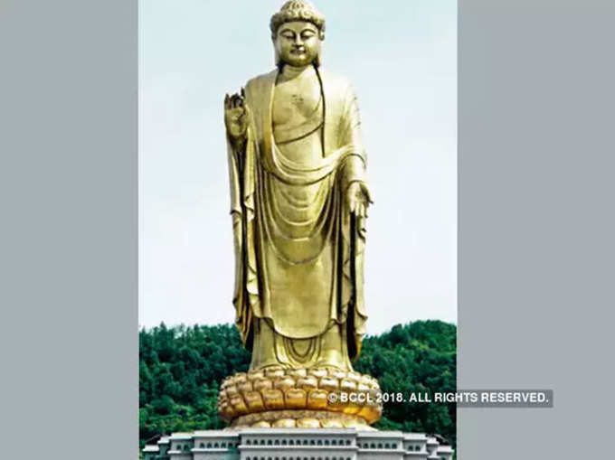 चीन की इस मूर्ति की ऊंचाई जानकर हो जाएंगे हैरान