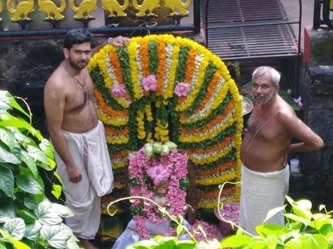 വിദ്യാരംഭത്തിനൊരുങ്ങി ദക്ഷിണ മൂകാംബികാ ക്ഷേത്രം