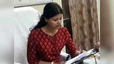 मध्य प्रदेश विधानसभा चुनाव 2018: बीजेपी सांसद भगीरथ प्रसाद की बेटी को एसपी पद से हटाया गया