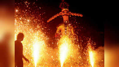 रामलीला किसी ने करवाई, रावण के पुतले में आग दूसरों ने लगाई!