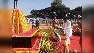 ಹುತಾತ್ಮರ ಸ್ಮಾರಕಕ್ಕೆ ಪುಷ್ಪ ನಮನ ಸಲ್ಲಿಸಿದ ಡಿಸಿಎಂ