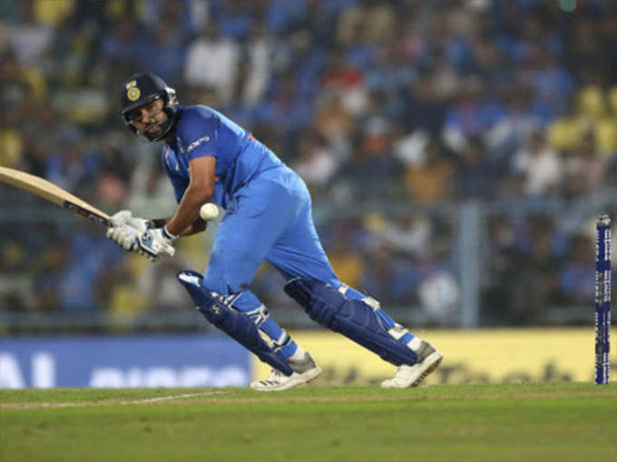 भारत के लिएस वनडे में सबसे ज्यादा छक्के