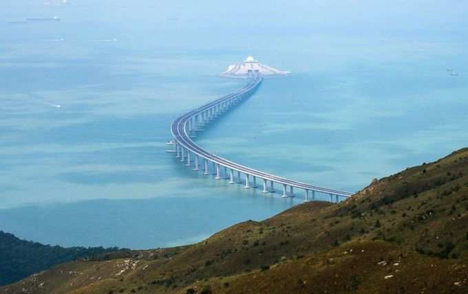 hong-kong-zhuhai-macau-bridge-1-gty-mem-181022_hpEmbed_19x12_992