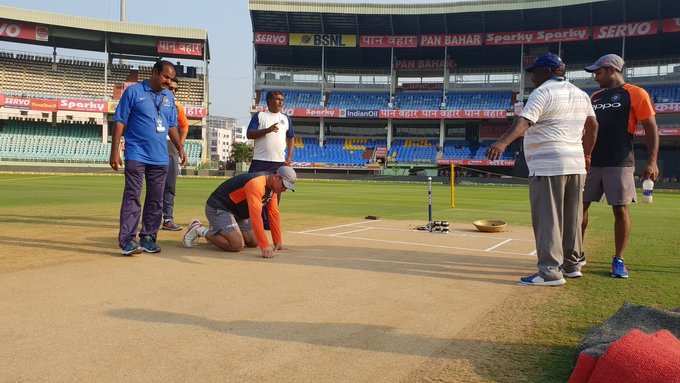 dhoni pitch