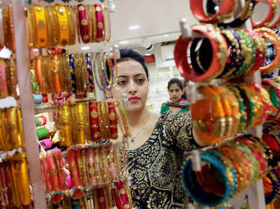 करवा चौथ पर दिल्ली के इन बाजारों से करें दिल खोलकर शॉपिंग
