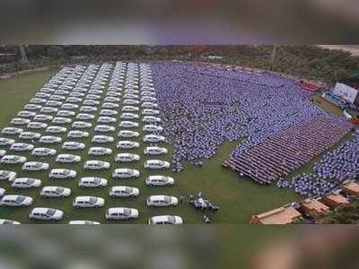 600 கார்களை தீபாவளிப் பரிசாக வழங்கும் குஜராத் தொழிலதிபர்