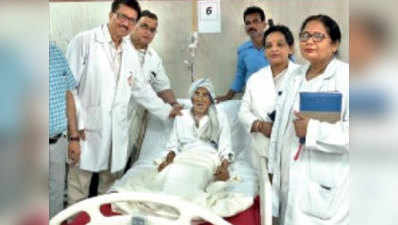दावा: बलरामपुर अस्पताल में भर्ती 117 वर्षीय बुजुर्ग
