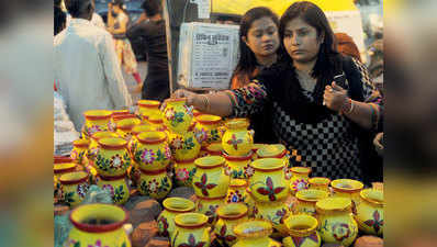 करवा चौथ: सोने-चांदी के करवों से चमका बाजार