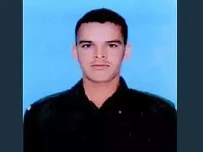 पत्थरबाजी में शहीद जवान राजेंद्र सिंह
