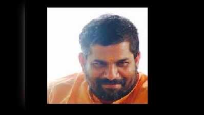 सबरीमाला विवाद: संदीपानंद गिरि के आश्रम पर हमला, बीजेपी पर लगाया आरोप