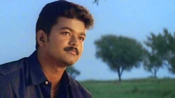 தளபதி விஜய் நடித்த தீபாவளி ரிலீஸ் படங்கள்