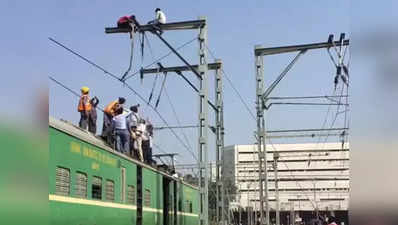 मीरजापुर में रेलवे स्टेशन पर ओवरहेड तार टूटकर गिरा, तीन रेलकर्मी समेत छह झुलसे