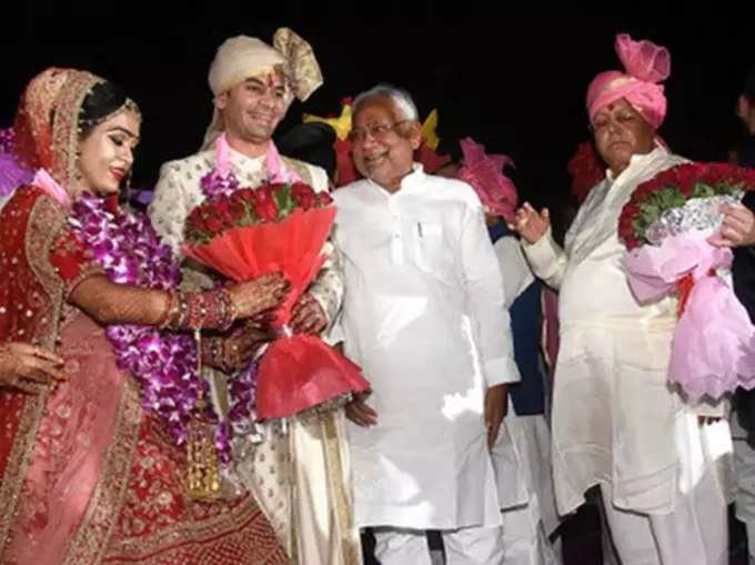 शादी में नीतीश कुमार भी आशीर्वाद देने पहुंचे थे