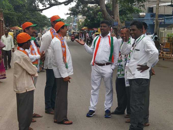 ಕಾರ್ಯಕರ್ತರು