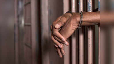 जौनपुर जेल में छापेमारी, 18 मोबाइल फोन-चार्जर बरामद