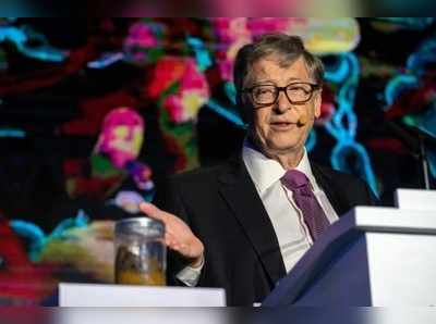 Bill Gates: மனிதக் கழிவைக் கையில் ஏந்தி உரையாற்றிய பில் கேட்ஸ்!